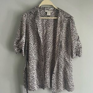 Women’s size Small satin medium sleeve button up with tie fun pattern Le Grange